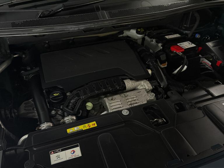 PEUGEOT 5008 Photo bsapi-72c21b8b4ee8a9f1604b4803884ffcbbaecf140d.jpg