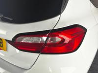 Ford FIESTA Photo 17