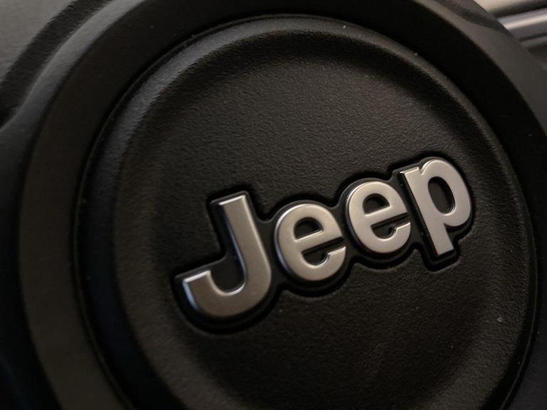 Jeep AVENGER Photo bsapi-737fb75e9162c153ee54c2df93004c73838ea65a.jpg
