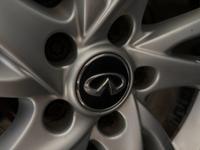 INFINITI Q30 Photo 30