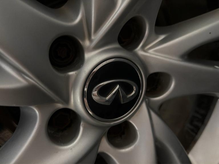 INFINITI Q30 Photo bsapi-740b740f2ca239413350710923754132e3b7beac.jpg