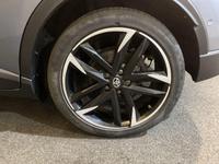 TOYOTA C-HR Photo 21