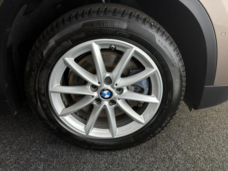 BMW X1 Photo bsapi-749de4bcb7235b61515dd51ebc8e2a03f3e3060f.jpg