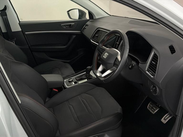 SEAT ATECA Photo bsapi-7509e35774838490e5470c6e65c297518fad87d8.jpg