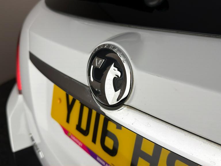 VAUXHALL Mokka Photo bsapi-75b64a5f9910bbaff8f892c57baae29e4e6975a1.jpg