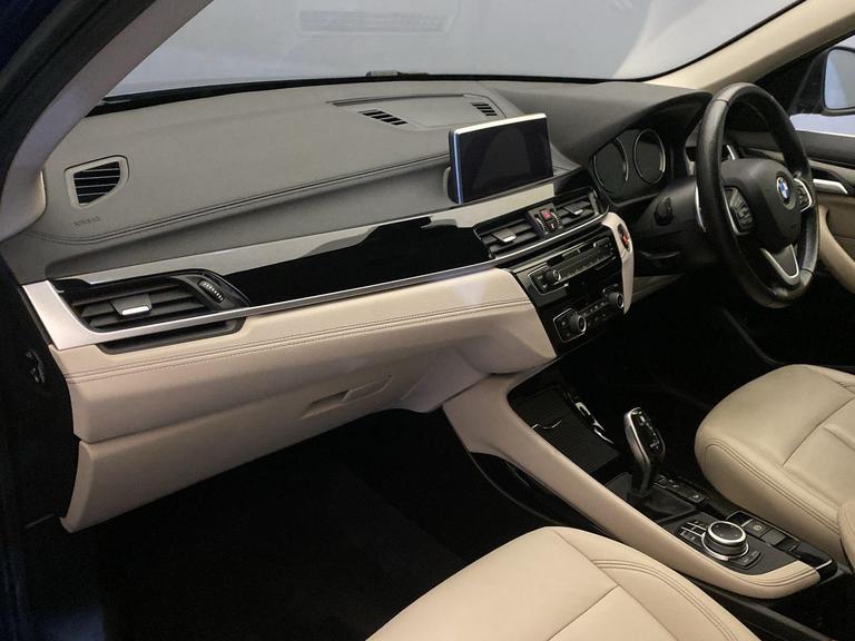 BMW X1 Photo bsapi-75ce6dfdee67779853f4d80166878b07642fa776.jpg