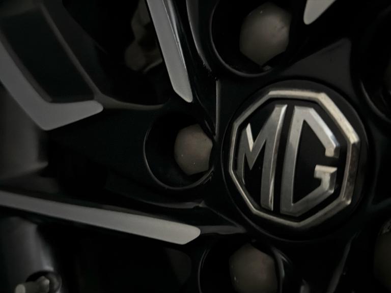 MG ZS Photo bsapi-76e4ade09bbb8679f2d3946db84553de86685bd5.jpg