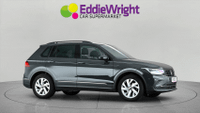 VOLKSWAGEN Tiguan Photo 8
