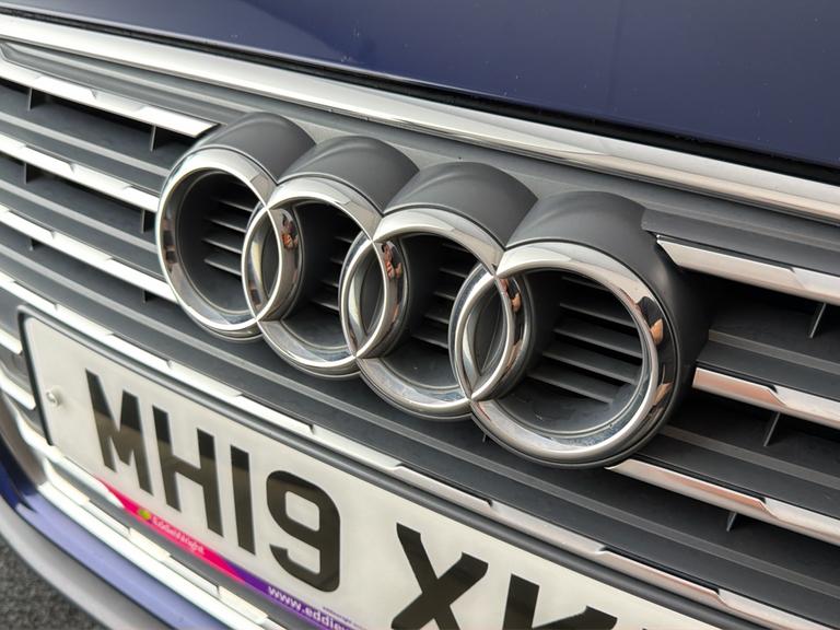 AUDI A4 Photo bsapi-7787a1ace89a2f8a37c0b2b8f96ce7b3d774020c.jpg