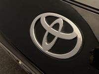 TOYOTA PRIUS Photo 15