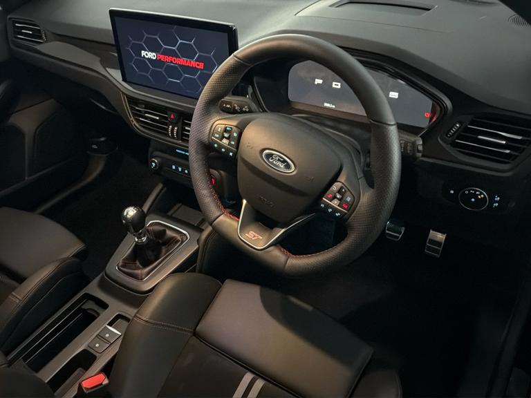 Ford Focus Photo bsapi-794708368d4d62069114abe214bf3a0e0b380ad9.jpg