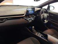 Toyota C-HR Photo 23