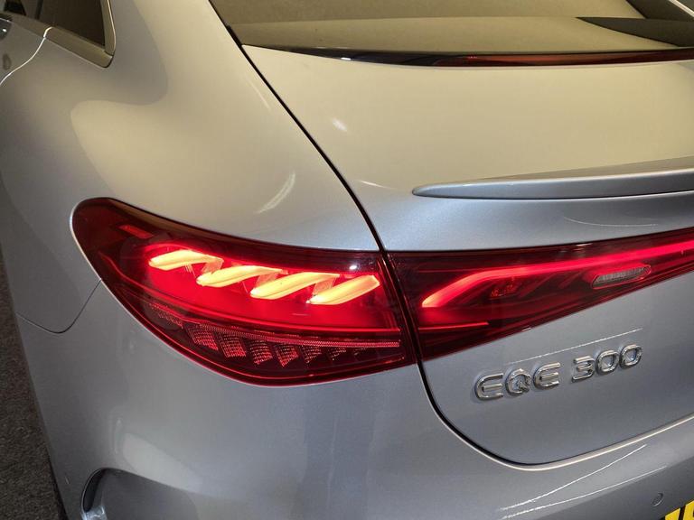 MERCEDES-BENZ EQE Photo bsapi-79e49b4bd453a32c6442b8074822cd34df5720a2.jpg