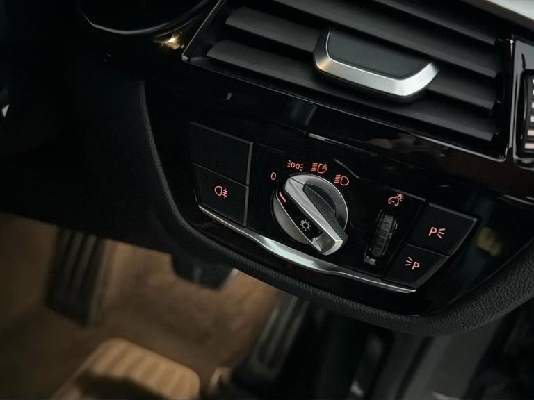BMW 5 Series Photo bsapi-7a44603533f9c4ec95b3933b1b97ee7aad273027.jpg
