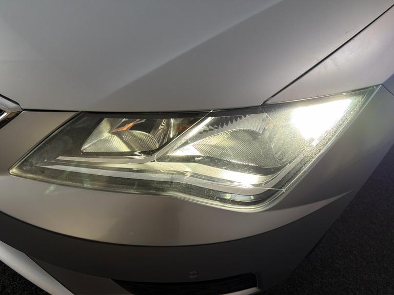 SEAT LEON Photo bsapi-7a7a79c8e1108231fad4e86e3db554d61851a8b9.jpg