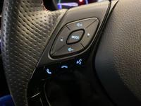 TOYOTA C-HR Photo 30