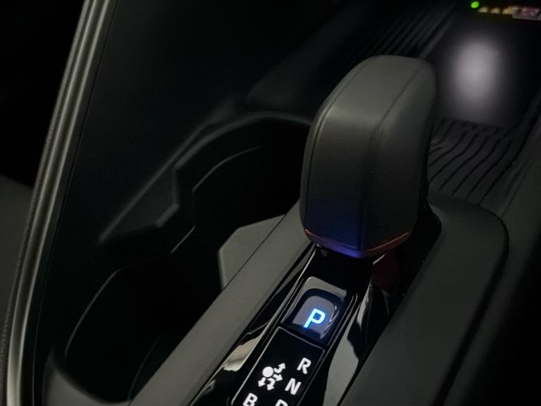 TOYOTA C-HR Photo bsapi-7bc4cc1fc1ad577e00b5d61578d5a96a1acaba6f.jpg