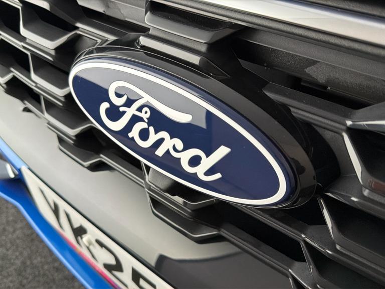 FORD Kuga Photo bsapi-7bd4552a423f647217fa0076d28968511ef07ace.jpg