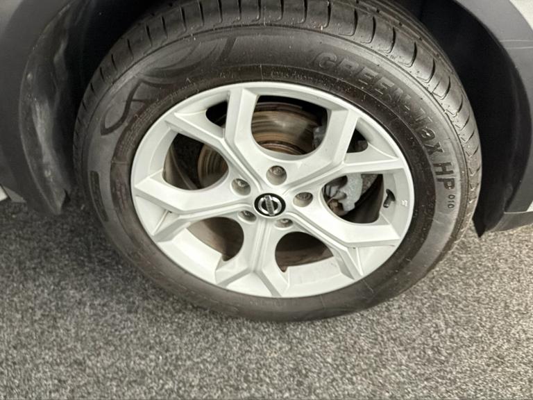 NISSAN JUKE Photo bsapi-7c0d707fa33cb48cc9c7ef14e086fe29f02c2c3a.jpg