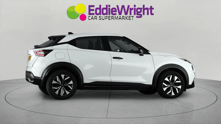 Nissan JUKE Photo bsapi-7c29167d2ba9bdf2a89c00a602c5de876fdac65b.jpg