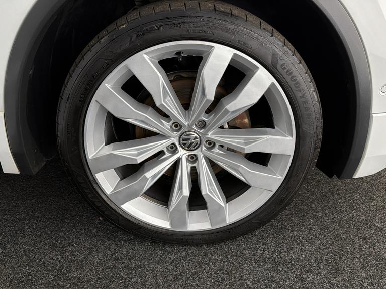 Volkswagen Tiguan Photo bsapi-7c9b2c3b024c08f76e060b2205ee232bad4952f3.jpg