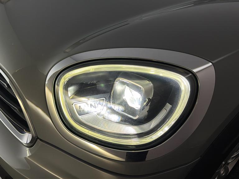 MINI COUNTRYMAN Photo bsapi-7d3b2f064b658ce17e31f5fefecf31468ce3ad84.jpg