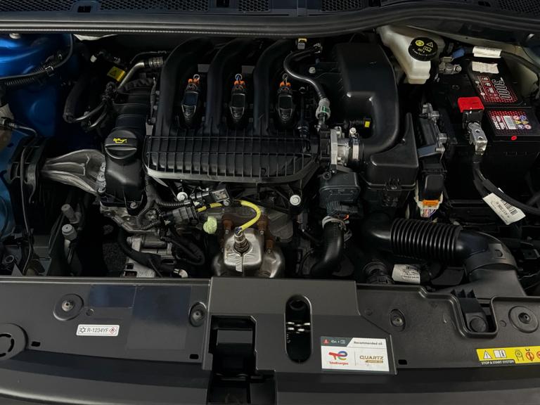 PEUGEOT 208 Photo bsapi-7d7fd1c7375e3d9b95f928428626400bb05b85b0.jpg