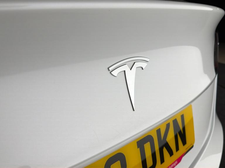 TESLA Model 3 Photo bsapi-7e1834255ac2ccdd7d7f15929ee29136088af0dc.jpg