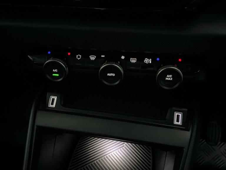CITROEN C4 Photo bsapi-7e6d2dafd61086e2496b9401779cd91b3497ce7f.jpg