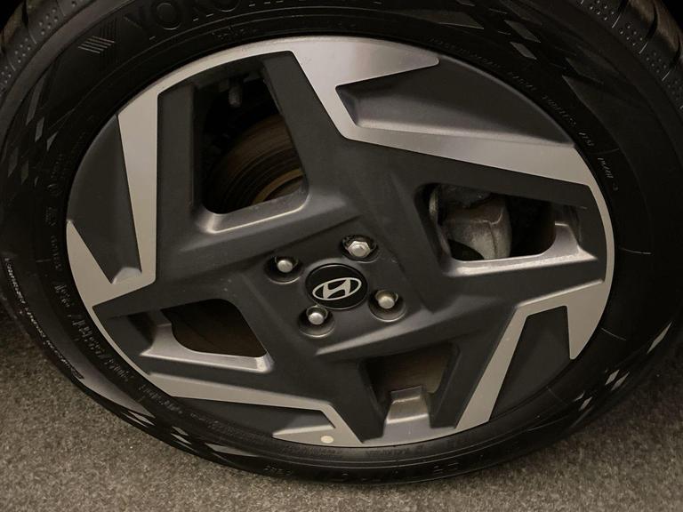 Hyundai BAYON Photo bsapi-7e8c4763d49466a1e6396087109a8b04c4244e8f.jpg