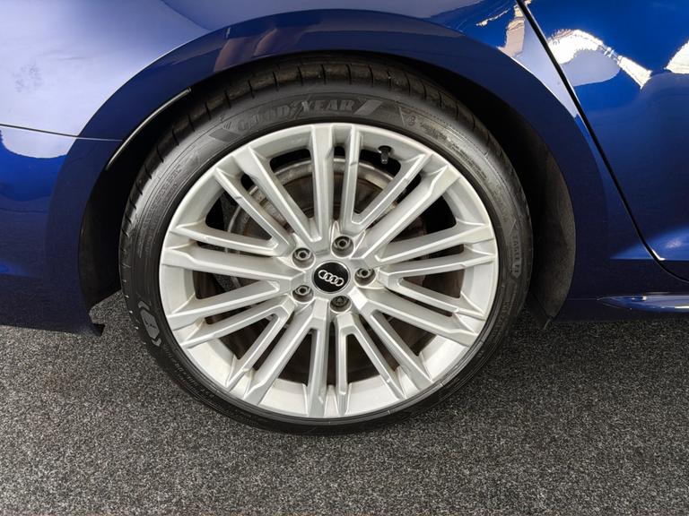 AUDI A4 Photo bsapi-7f66147d6668ec9bc49a3246140ec62ecee06d45.jpg