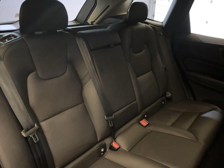 VOLVO XC60 Photo bsapi-7fb6b93a13ed33d472f5d918cd083b217cf816f5.jpg
