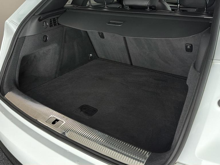 Audi Q3 Photo bsapi-7fbc73eef9b4ce6759f3886e5d6f86d63ee7b39f.jpg
