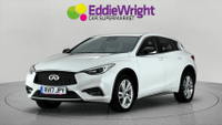 INFINITI Q30 Photo 2