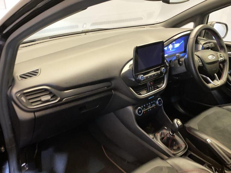 Ford FIESTA Photo bsapi-801836dc7f6351712afe7f8339362f740f0203d0.jpg