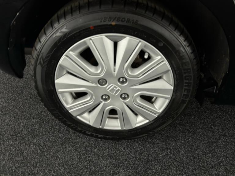 HONDA JAZZ Photo bsapi-8036437b3beade7f5d53f263be78e95f34248e9e.jpg