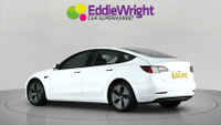 TESLA Model 3 Photo 4