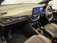 Ford FIESTA Photo 25