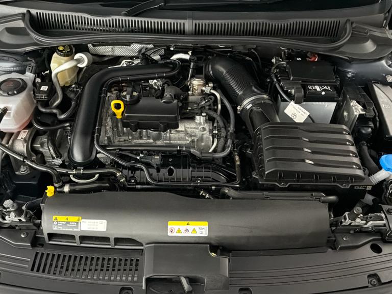 VOLKSWAGEN POLO Photo bsapi-808365245a48ff86323d2dc2f43eaa86d14d13bf.jpg