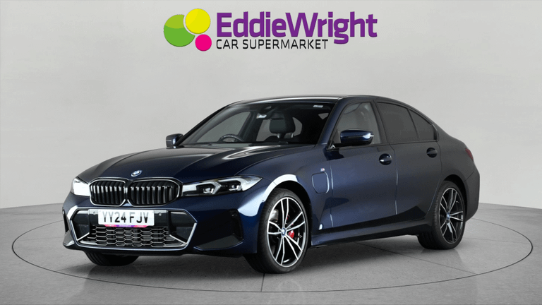BMW 3 Series Photo bsapi-80efa0456650783f06b8bbc4e03c0ca70b6172bf.jpg