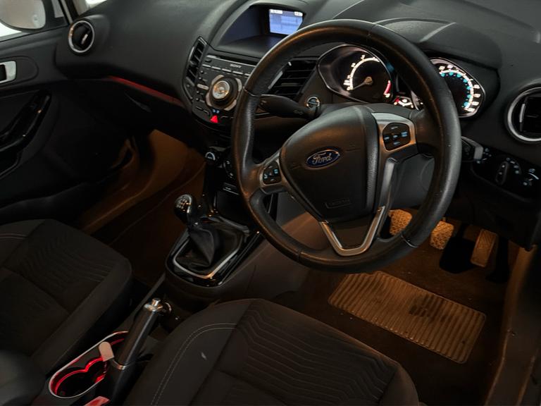 FORD Fiesta Photo bsapi-81be127c75f0c294edf2dc6b4433c1407554a14a.jpg