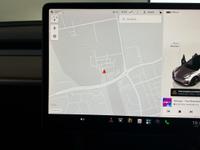 TESLA Model 3 Photo 14