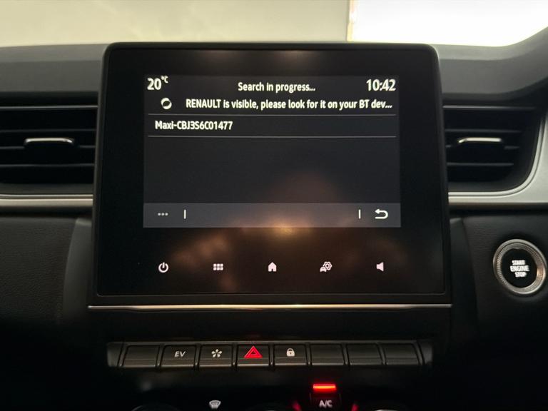 RENAULT CAPTUR Photo bsapi-825b50af82dc2e21a36f3b58e60cc529a23b9250.jpg