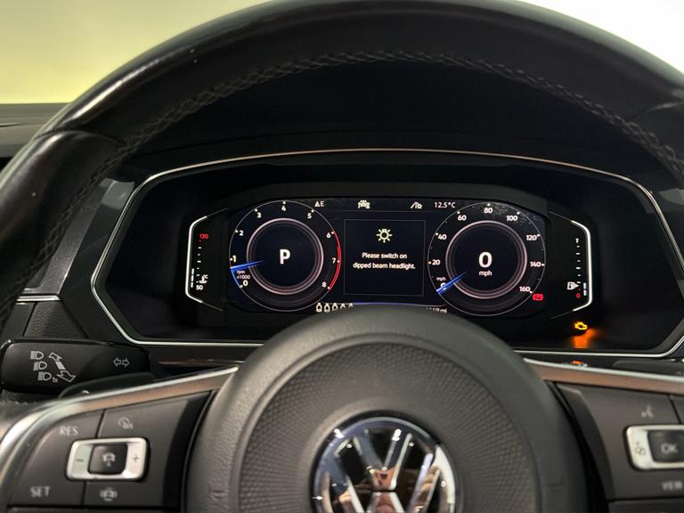 Volkswagen Tiguan Photo bsapi-826d5927f16859f59f49cd7e033786498f5c0735.jpg