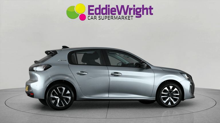 PEUGEOT 208 Photo bsapi-835922400b39cca9b882f1c1ed37442c3d457982.jpg
