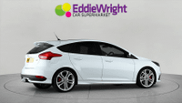 FORD Focus Photo 3