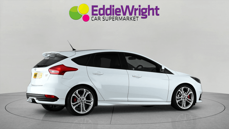 FORD Focus Photo bsapi-83cf53f2c4e0addb11982a7c2e15e8d813dd975d.jpg