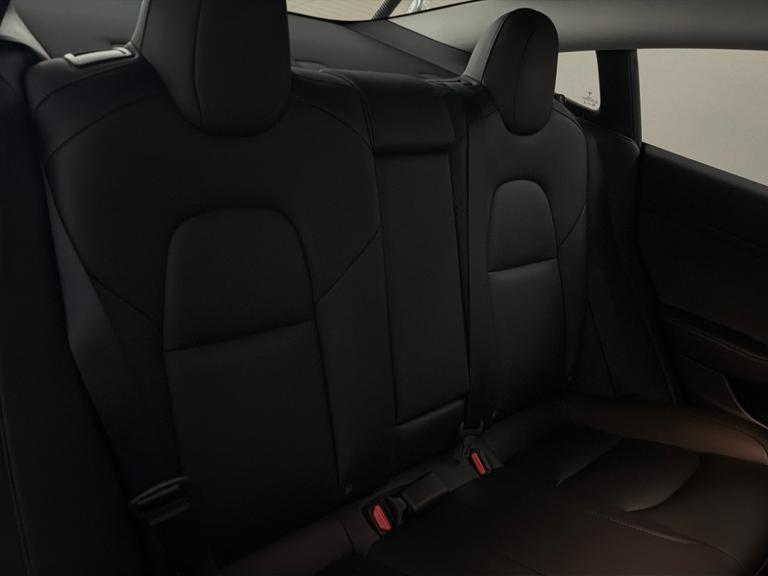 TESLA Model 3 Photo bsapi-83da6188058ae38a2cef04e6baa6771cde88ec70.jpg