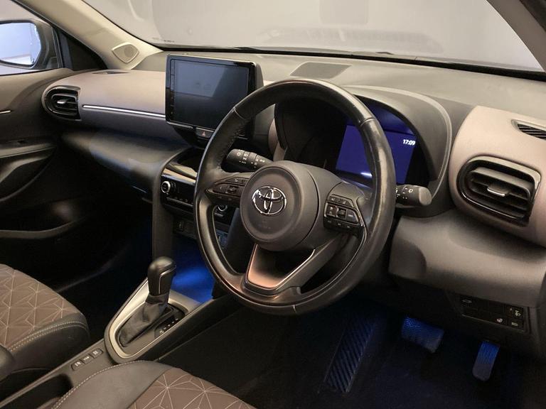 TOYOTA YARIS CROSS Photo bsapi-8417706669a0f6b263342a90a4d478c49000b78c.jpg