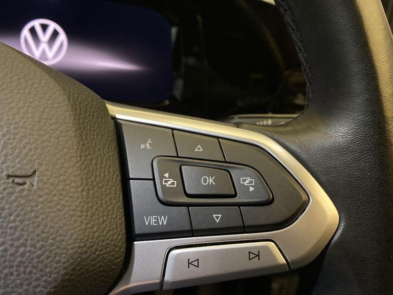 Volkswagen GOLF Photo bsapi-848e75b05f3eb002b30ebd42a653889304f8e5e2.jpg